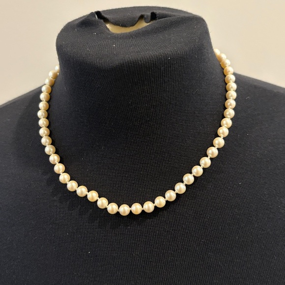 Women’s Costume Pearl Necklace Jewelry - Picture 1 of 3